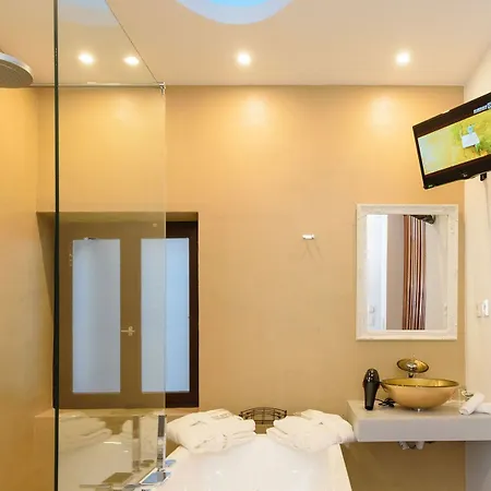 Diamond Boutique 3*
